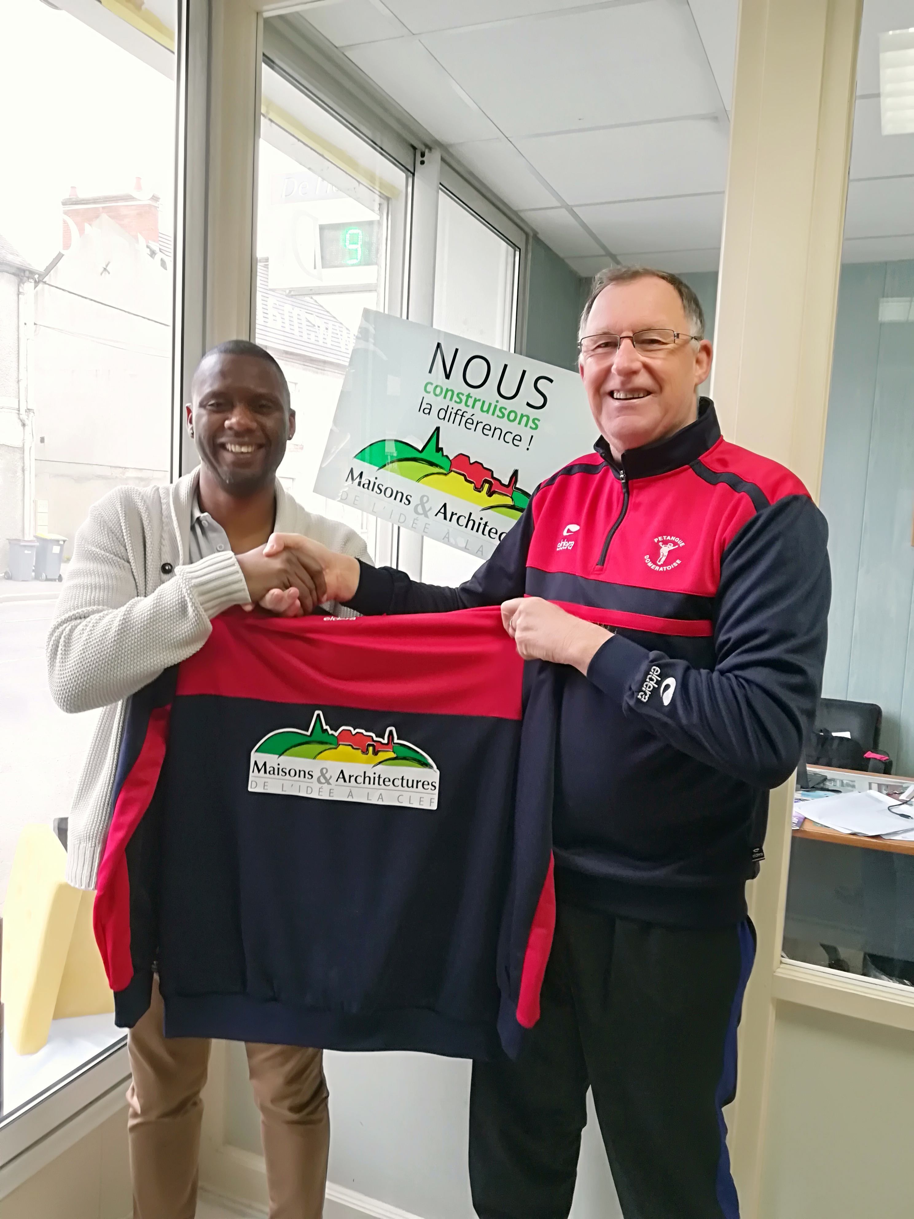 MAISONS & ARCHITECTURES MAISONS & ARCHITECTURES