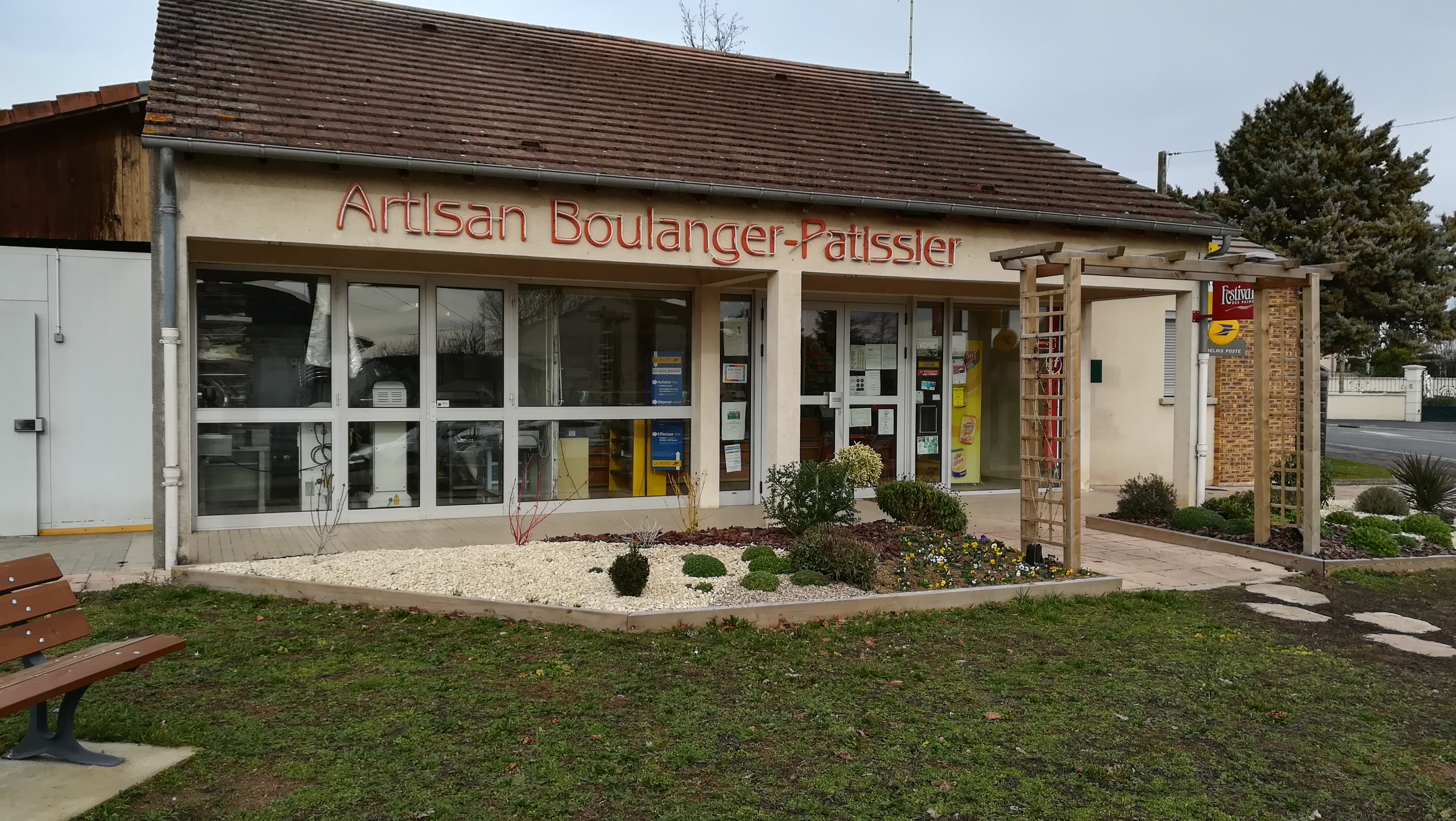 Nathalie et Thierry vous accueillent du mardi au samedi de 07h00 à 13h00 et de 15h30 à 19h00 ainsi que le dimanche de 07h00 à 13h00. Nathalie et Thierry vous accueillent du mardi au samedi de 07h00 à 13h00 et de 15h30 à 19h00 ainsi que le dimanche de 07h00 à 13h00.