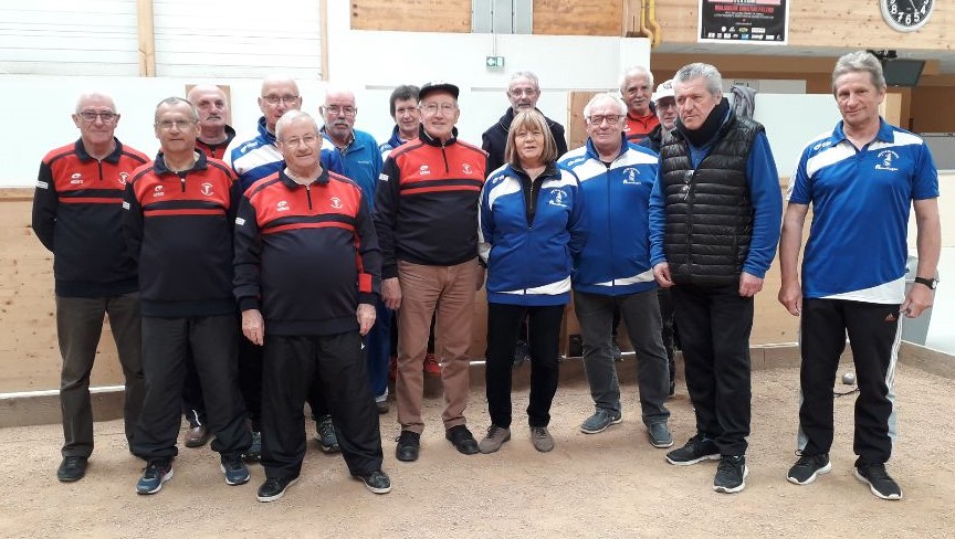 Les équipes des Marais "C" et de Domérat "C". Les équipes des Marais "C" et de Domérat "C".