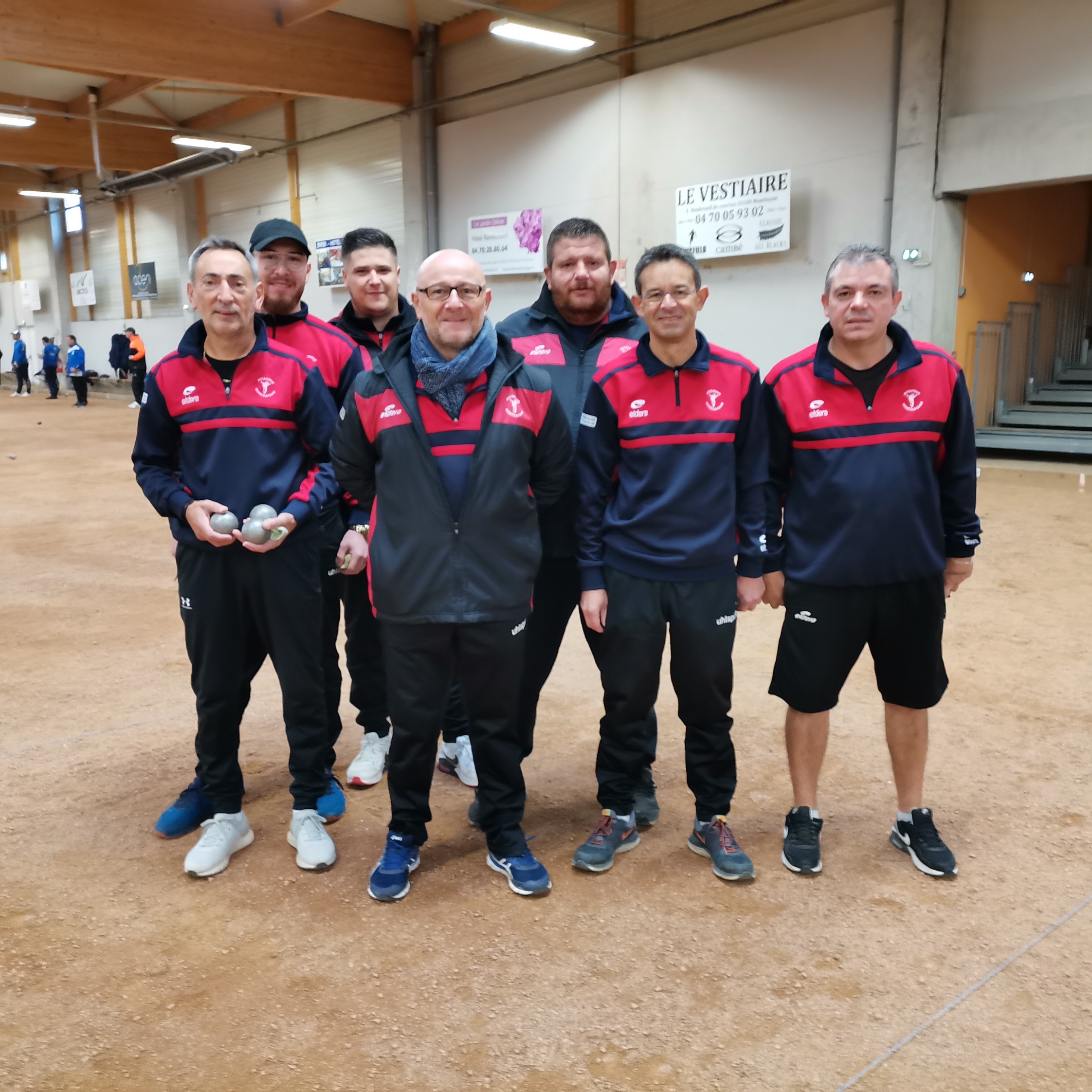 Jean-michel, Léo, Kévin, Philippe, David, Michel et Olivier. Manque sur la photo Mickaël.