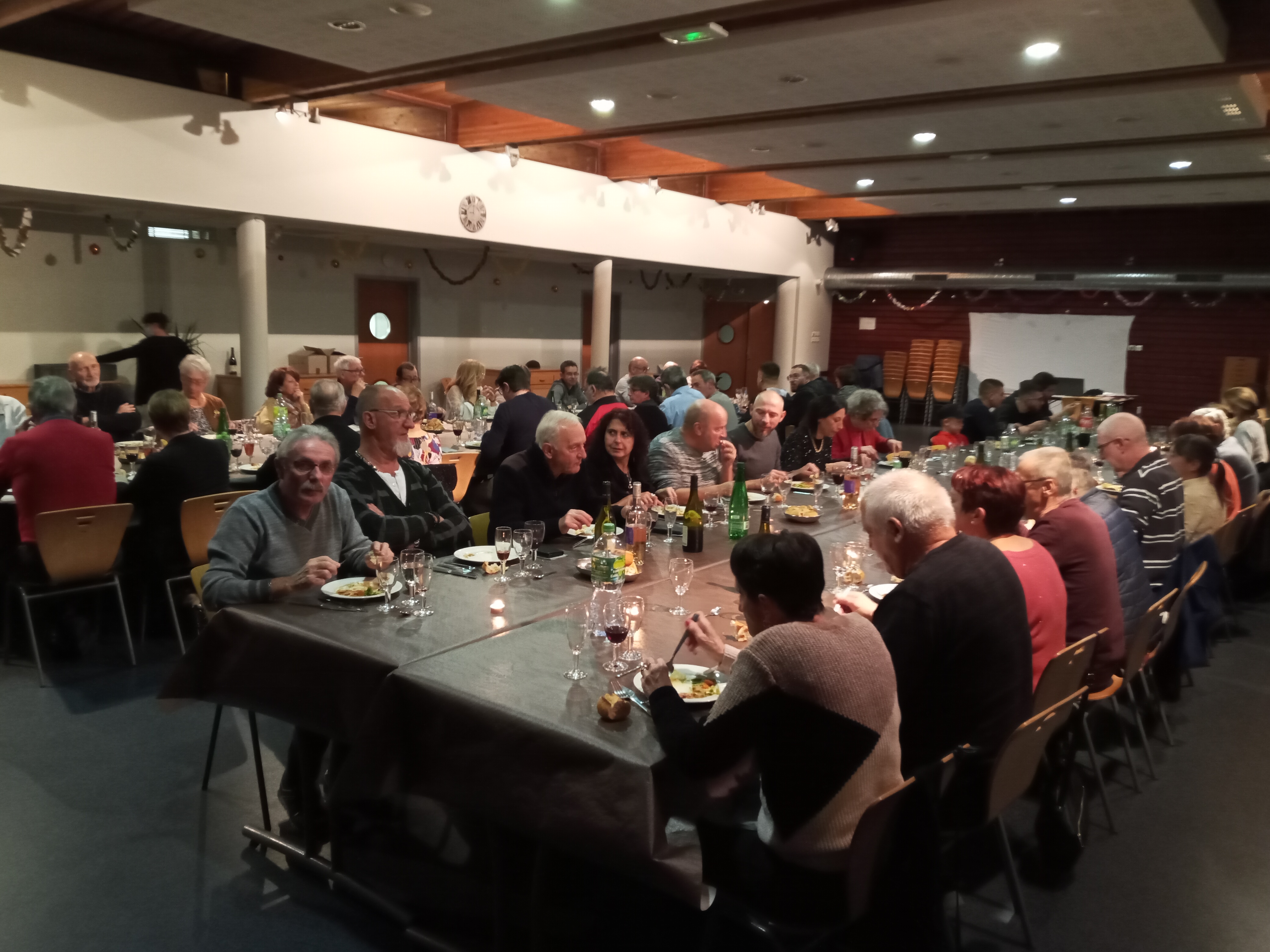 De ce côté aussi. De ce côté aussi.