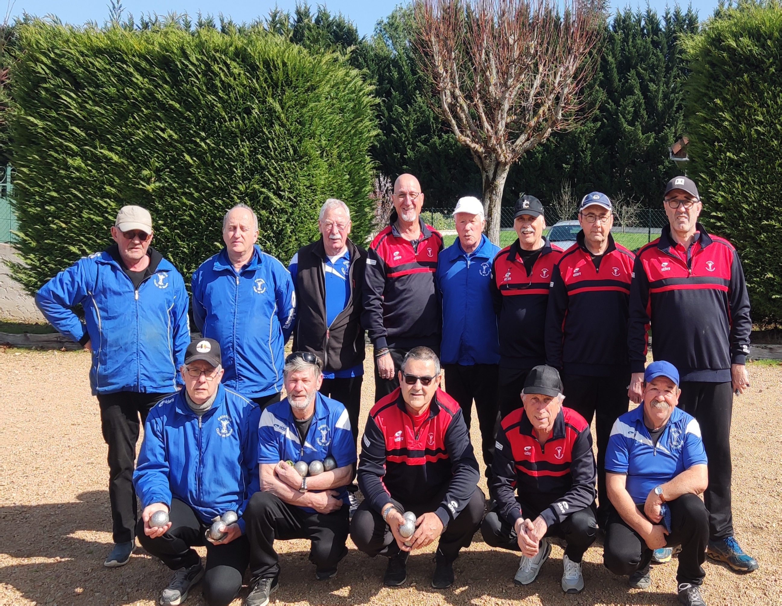 Les équipes de Domérat B et de Chatel A Les équipes de Domérat B et de Chatel A