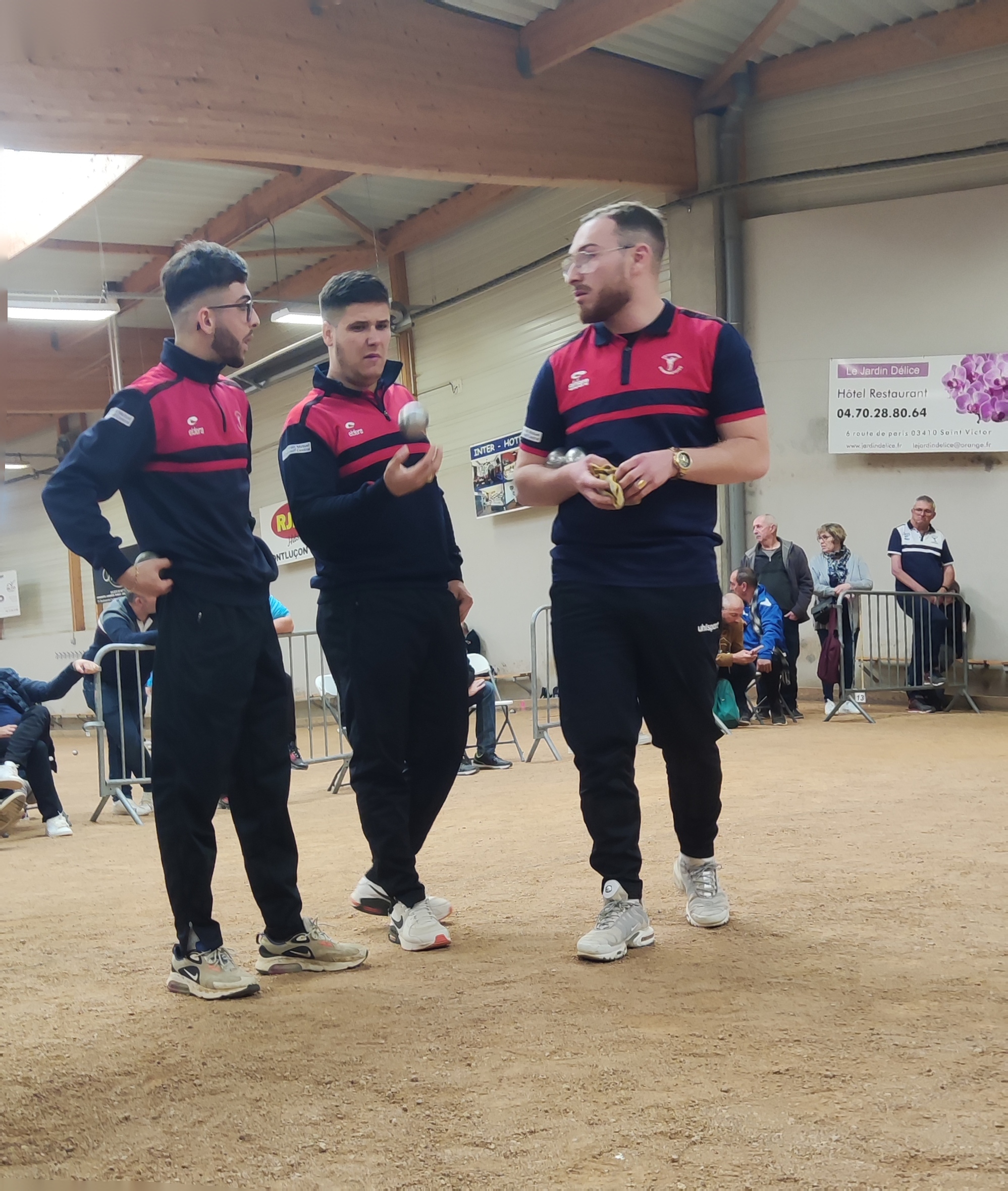 Les qualifiés pour le France Enzo PINTO, Kévin DAVENDA et Léo BERNARD Les qualifiés pour le France Enzo PINTO, Kévin DAVENDA et Léo BERNARD