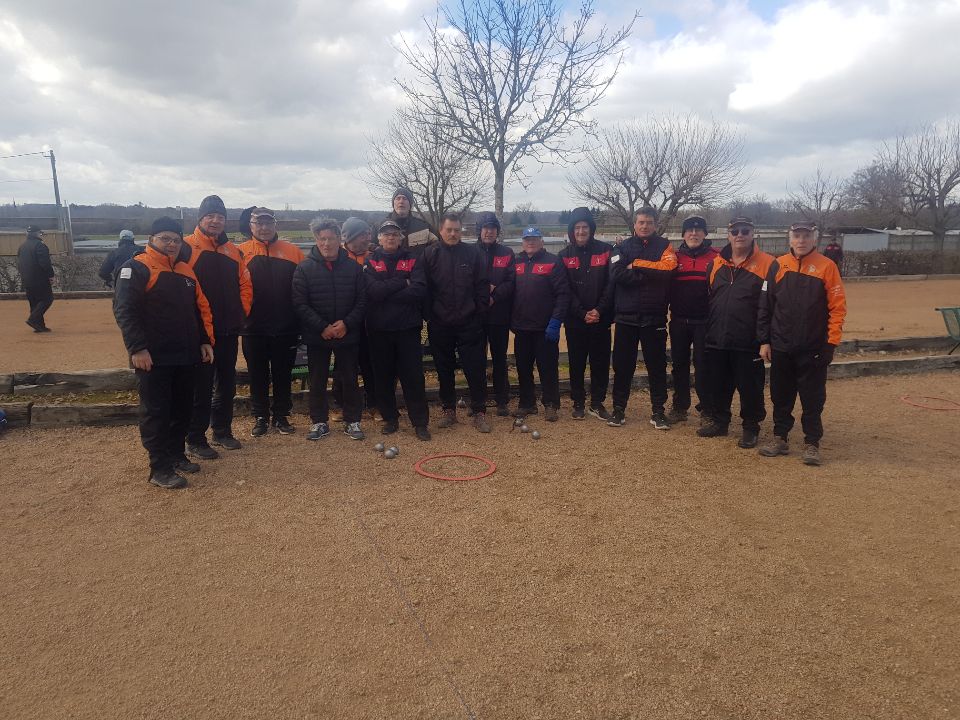 Les équipes de Domérat et de Neuvy. Les équipes de Domérat et de Neuvy.