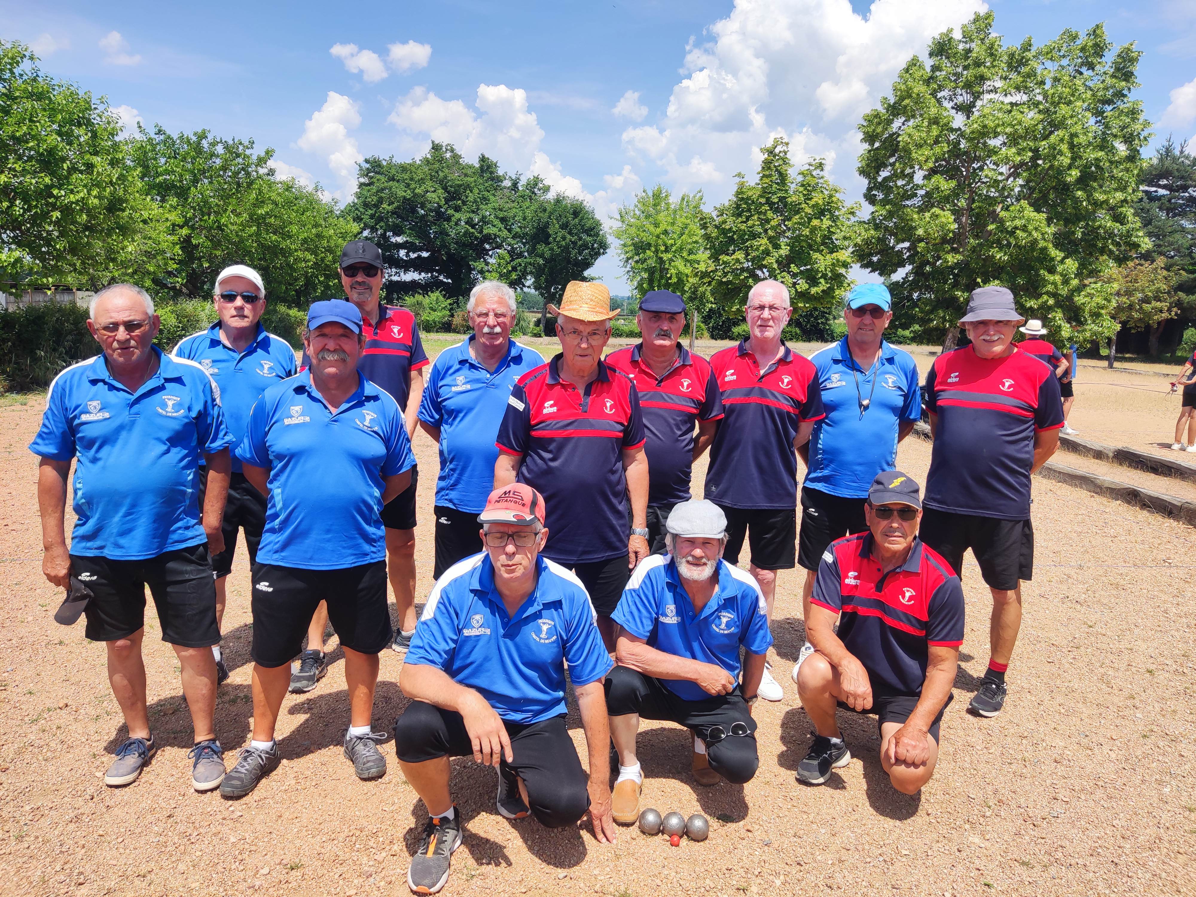 Les équipes de Domérat "B" et de Chatel de Neuvre Les équipes de Domérat "B" et de Chatel de Neuvre