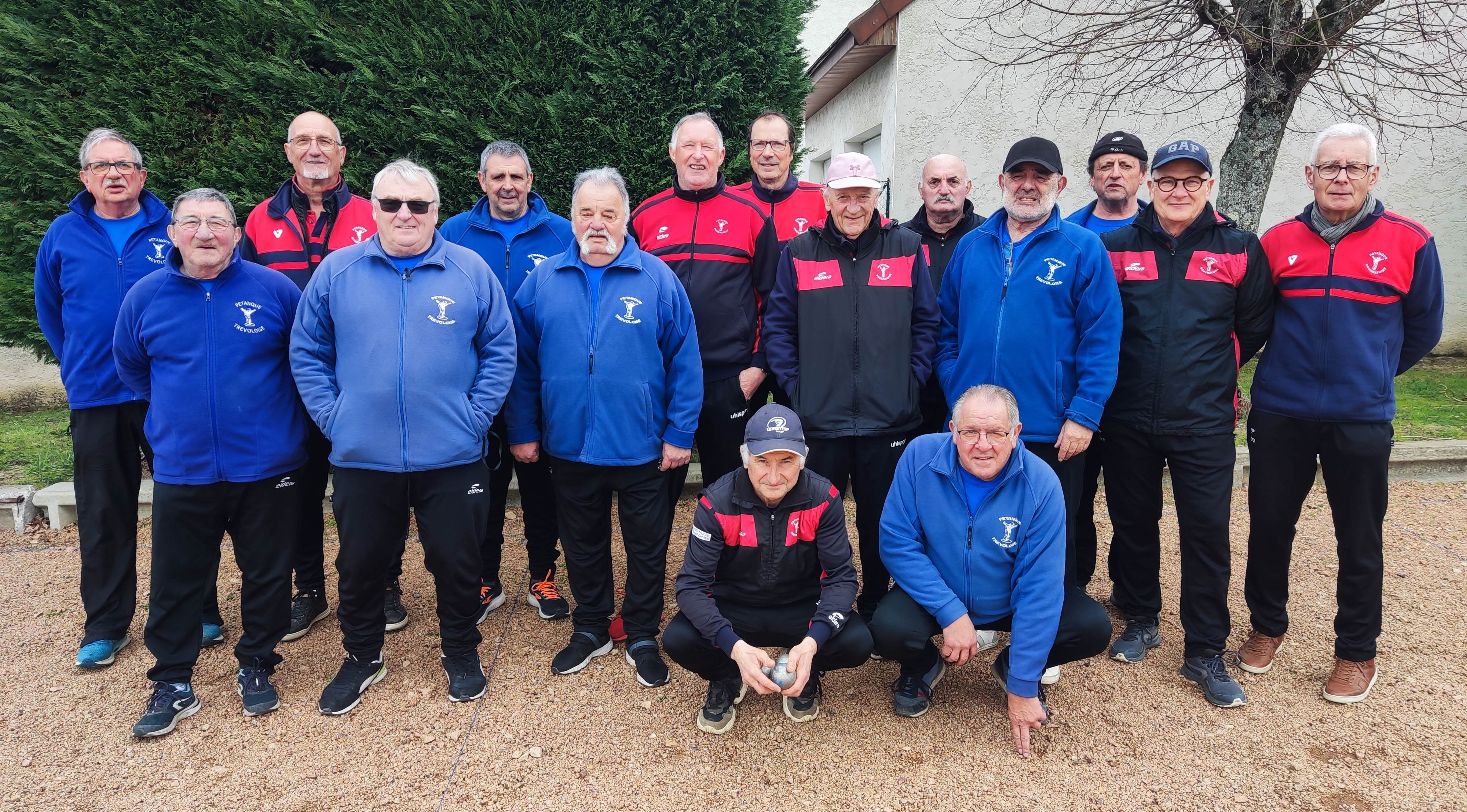 Les équipes de Domérat B et de Trévol B Les équipes de Domérat B et de Trévol B