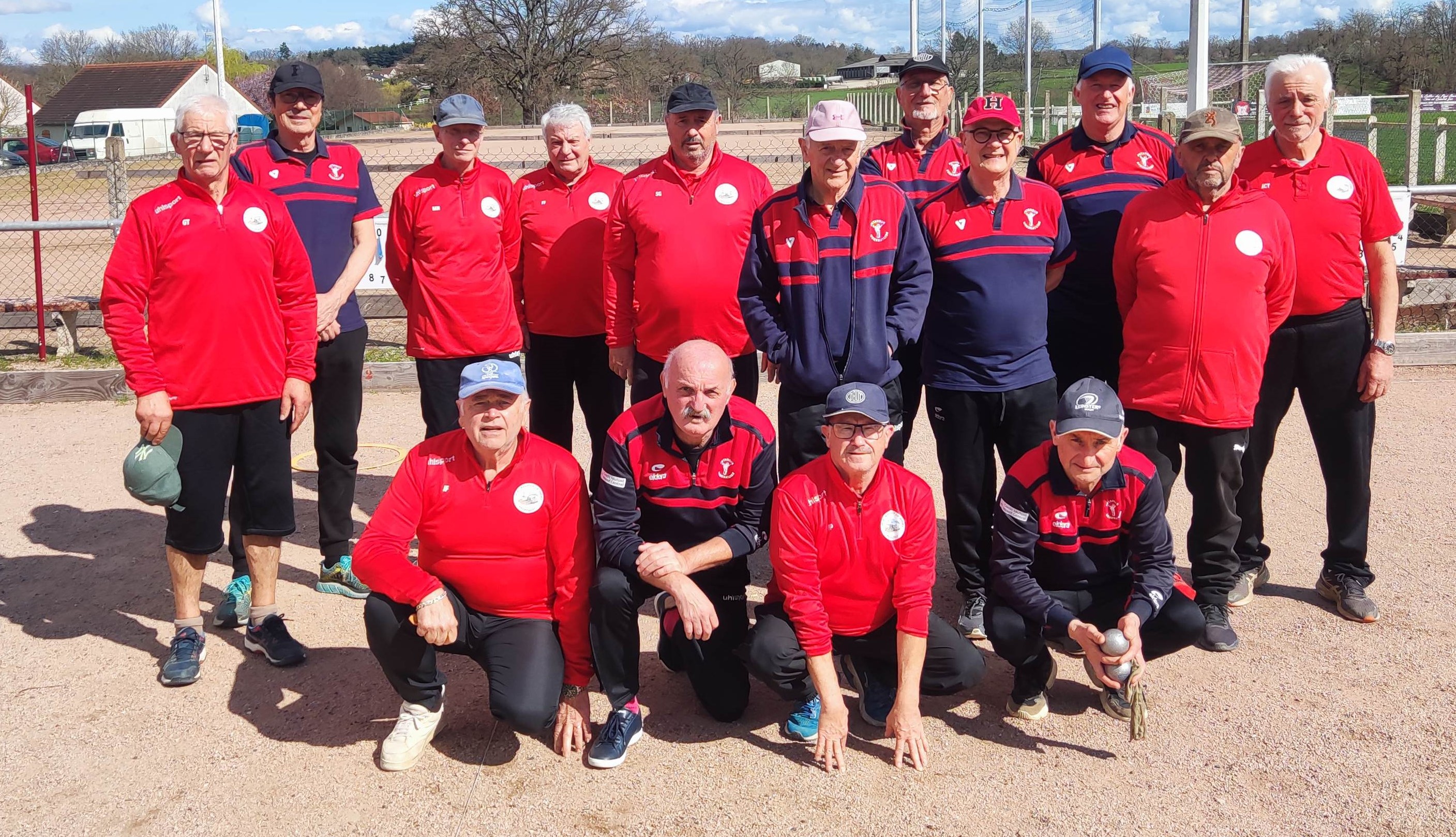 Les équipes de Neuilly le Real A et de Domérat B. Les équipes de Neuilly le Real A et de Domérat B.