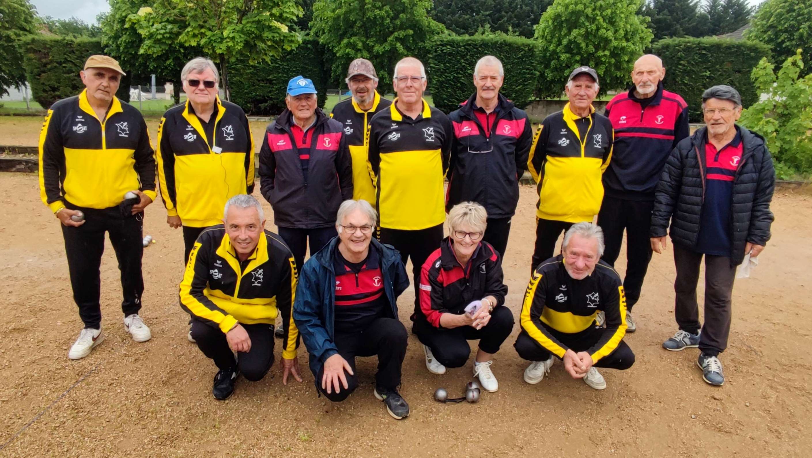 Les équipes de Domérat et de Vallon en Sully Les équipes de Domérat et de Vallon en Sully