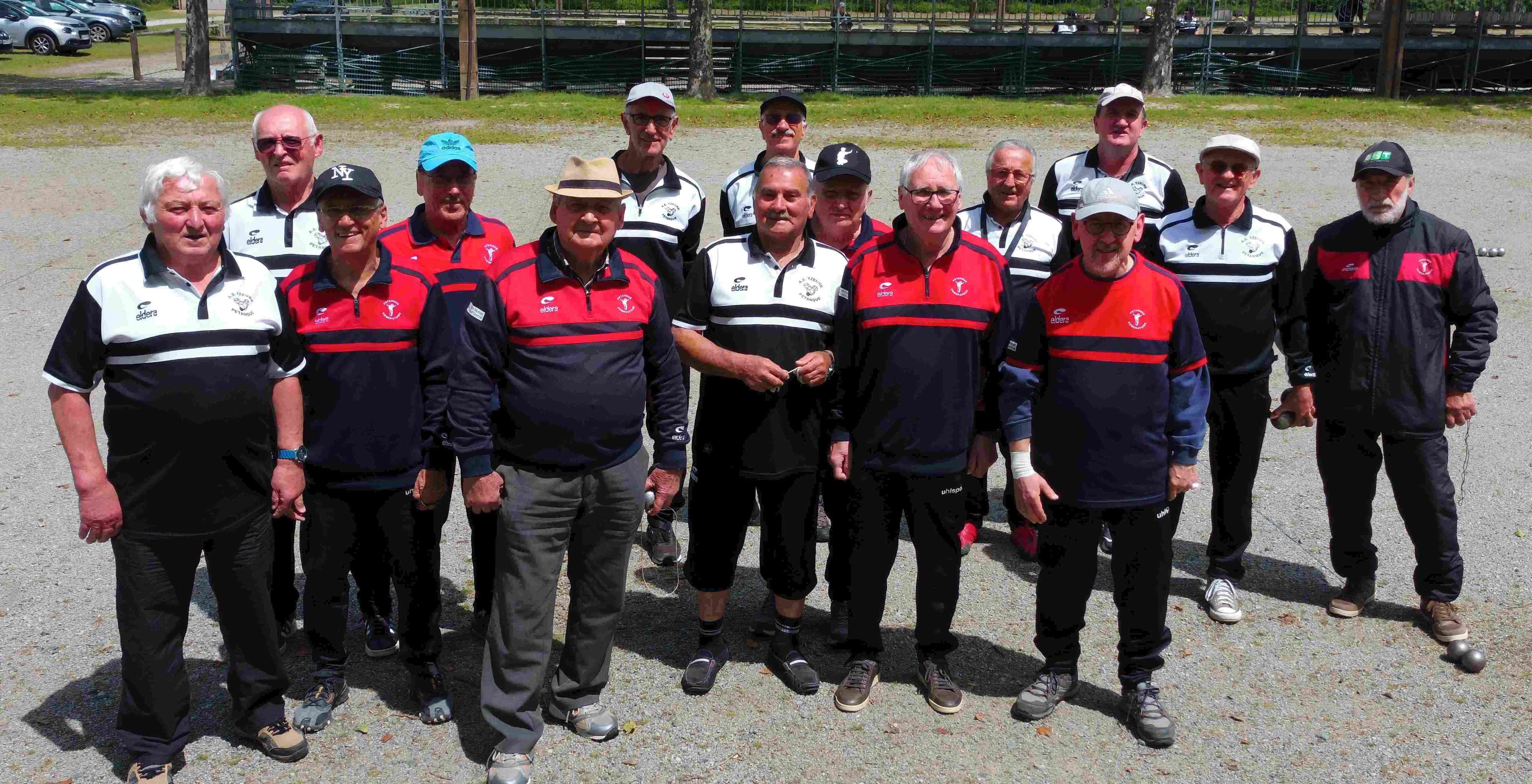 les équipes d'Yzeure E et de Domérat D les équipes d'Yzeure E et de Domérat D