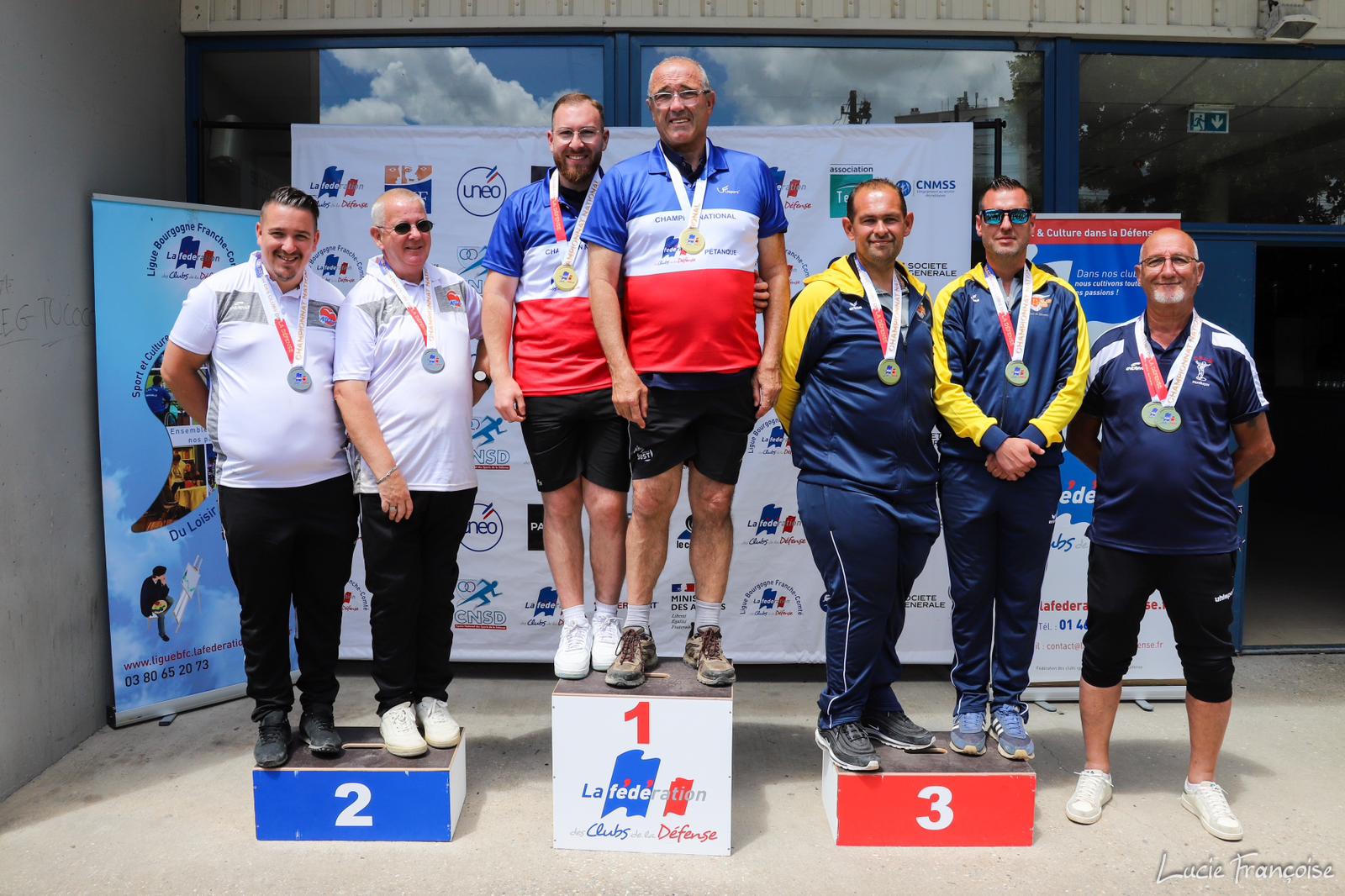 A droite Alain DEHOUX qui termine troisième A droite Alain DEHOUX qui termine troisième
