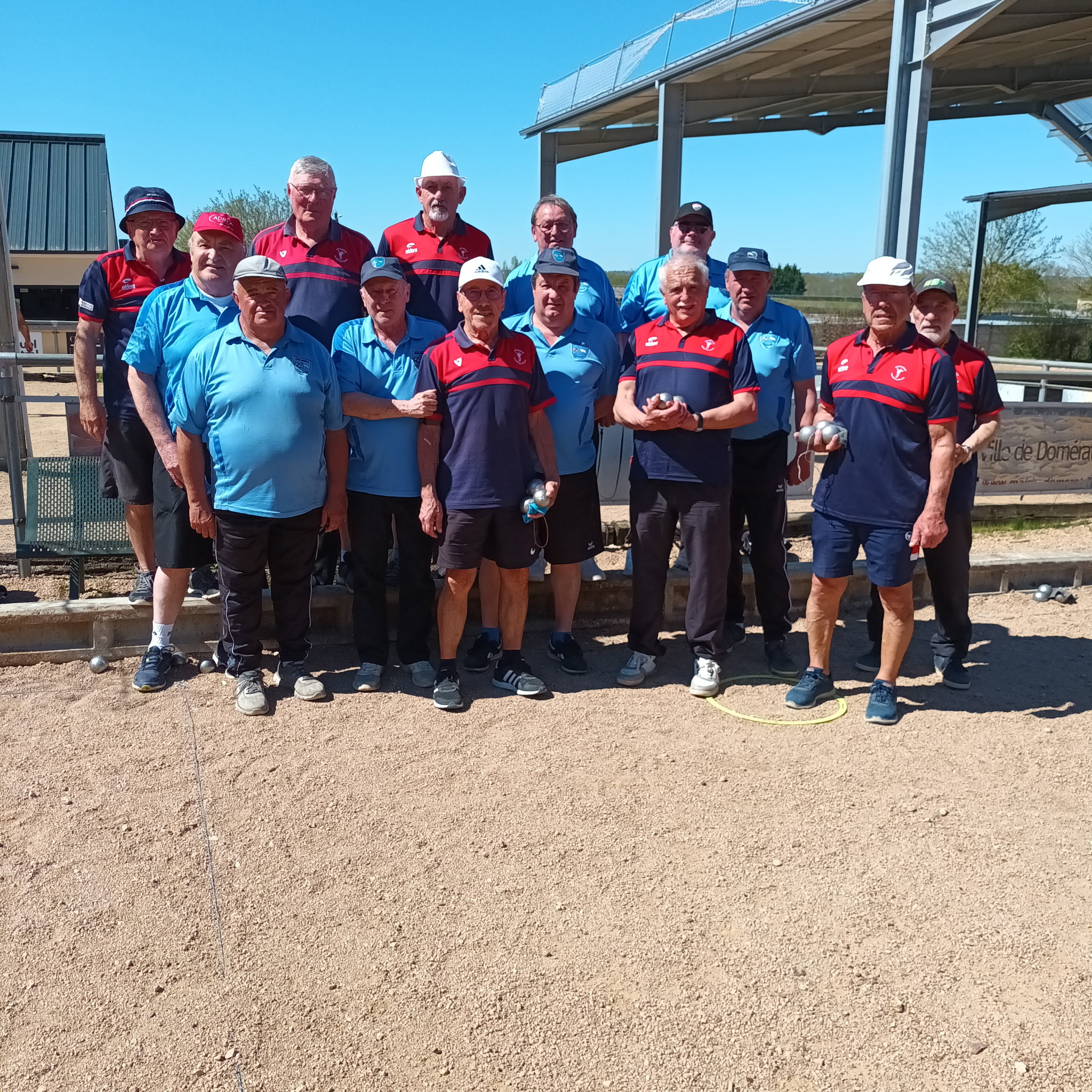 Les équipes de Domérat D et de Paray le Frésil A Les équipes de Domérat D et de Paray le Frésil A