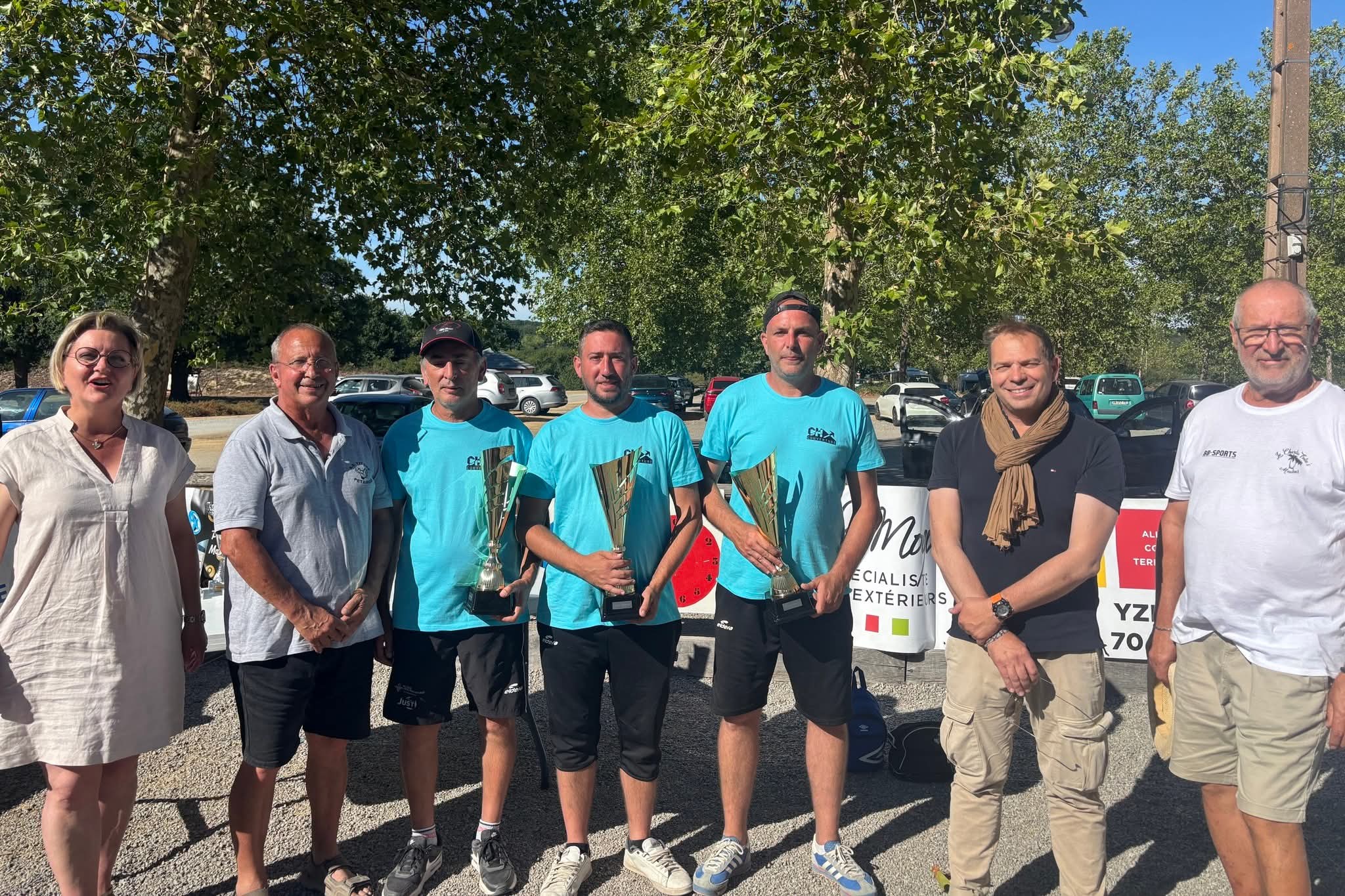 Victoire dans le B pour Jean Michel, Karl et Romain Victoire dans le B pour Jean Michel, Karl et Romain