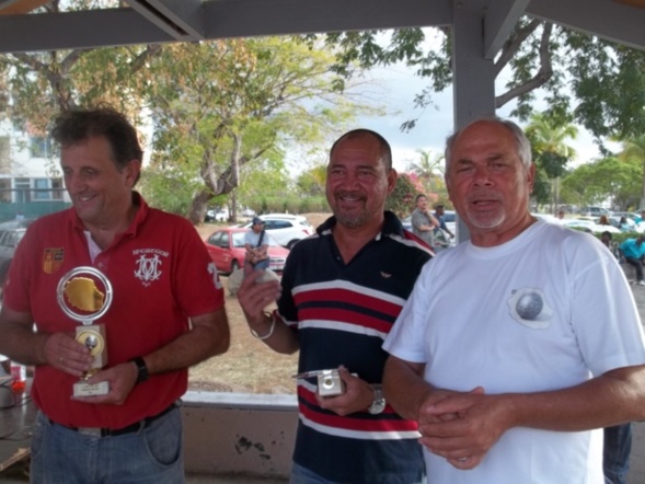 de gauche à droite : L BASSORA - JM LEE SONG YIN - F BEGUE Président EABP de gauche à droite : L BASSORA - JM LEE SONG YIN - F BEGUE Président EABP