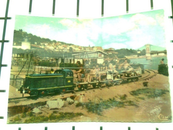 Petit train du Bas Port Petit train du Bas Port