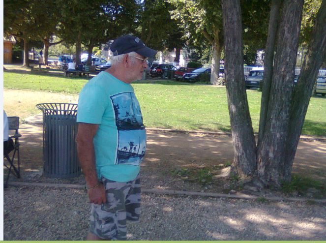 Un acharné du Bas Port . Un acharné du Bas Port .