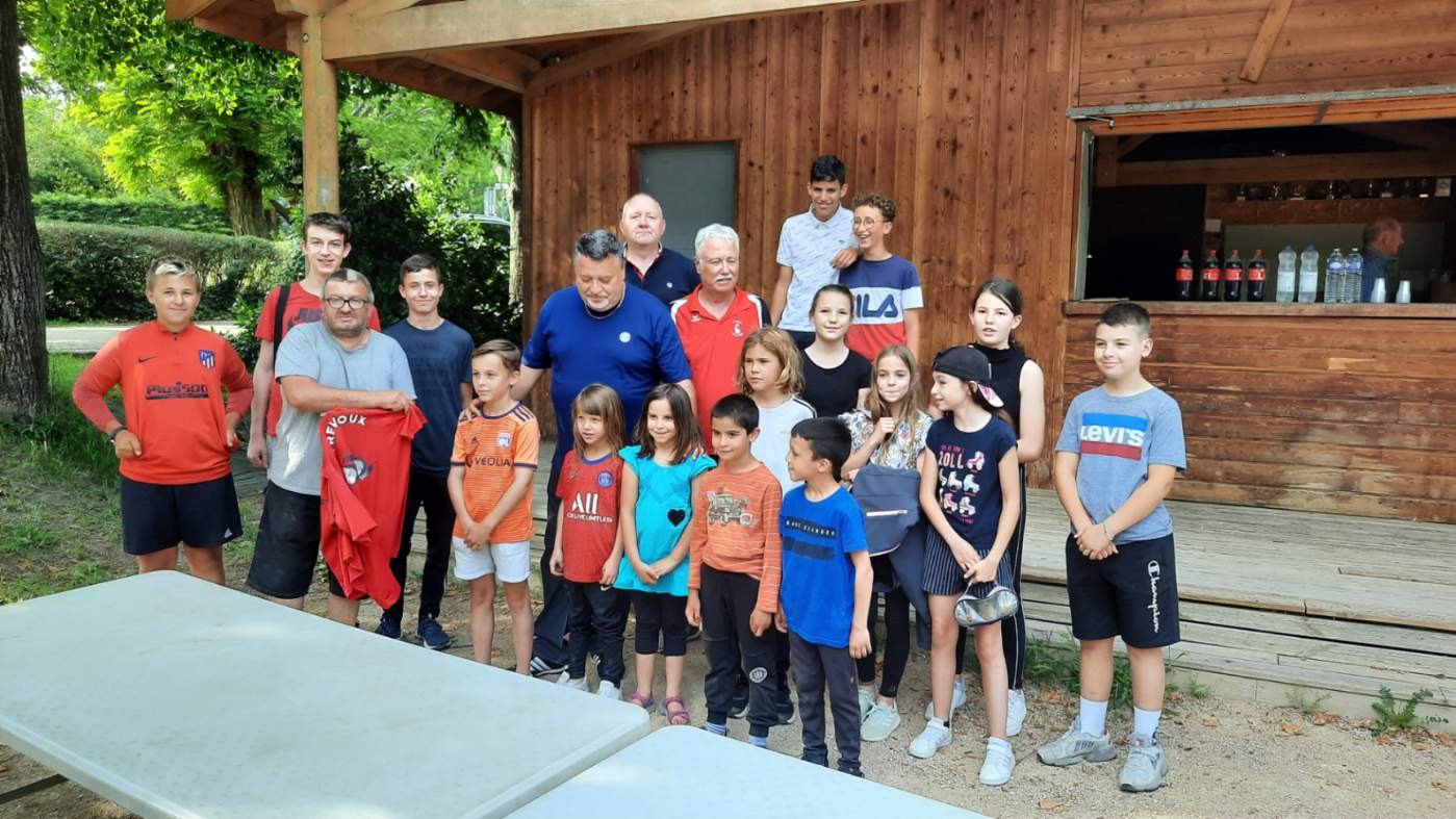 Guillaume et les jeunes Ecole de Pétanque