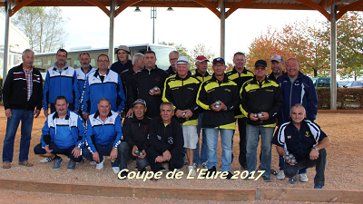Navarre , Conches , Les Andelys et Bernay les 4 equipes qualifiées pour les 1/2 finales de la coupe de l'EURE Veteran 2017 en compagnie d'Alain Thomas
