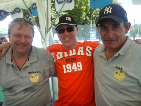 Mamasse à gauche et son partenaire Max à droite Mamasse à gauche et son partenaire Max à droite