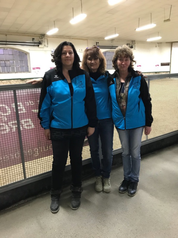 Une triplette qui fonctionne bien , bientôt redoutée sur tous les terrains de France et de Navarre. EUH je m'emballe peut être un peu vite :-) :-) :-) Une triplette qui fonctionne bien , bientôt redoutée sur tous les terrains de France et de Navarre. EUH je m'emballe peut être un peu vite :-) :-) :-)