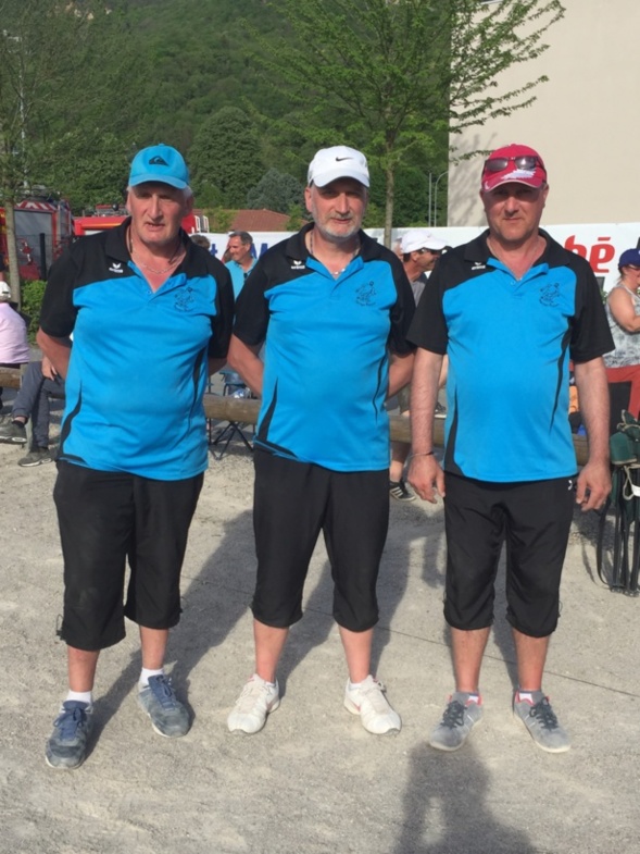 Ils avaient pourtant mis les casquettes au couleur du France mais cela n'a pas suffit Ils avaient pourtant mis les casquettes au couleur du France mais cela n'a pas suffit