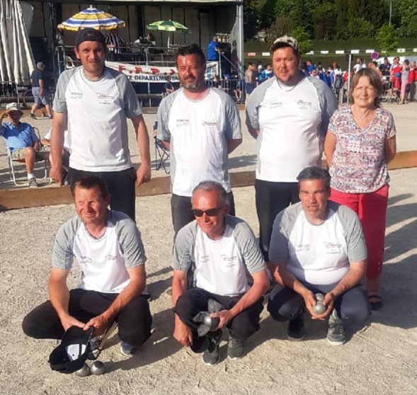 les vainqueurs debout les vainqueurs debout