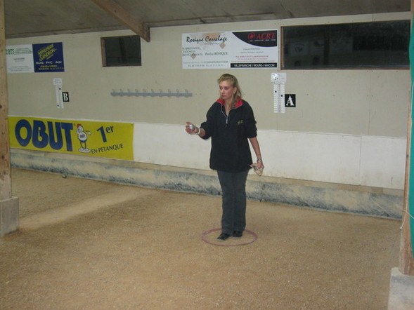 " je la pointe ou je la tire ???!!! allez je pointe faire aussi bien que Jacky cela ne doit pas être trop dur " " je la pointe ou je la tire ???!!! allez je pointe faire aussi bien que Jacky cela ne doit pas être trop dur "