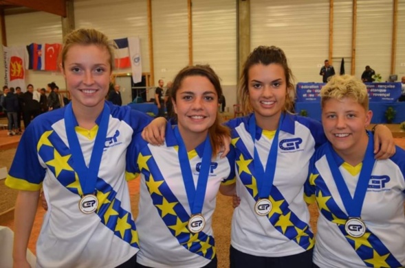 Caroline BOURRIAUD, Alison RODRIGUEZ, Céline LEBOSSé, Emma PICARD. Caroline BOURRIAUD, Alison RODRIGUEZ, Céline LEBOSSé, Emma PICARD.