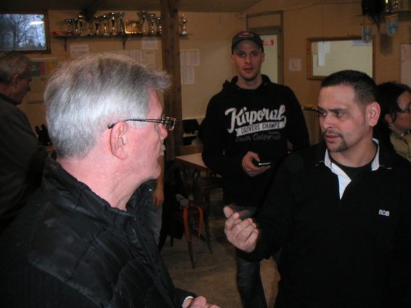 Une fois de plus, ça doit chambrer sérieux entre les 2 !!!! Une fois de plus, ça doit chambrer sérieux entre les 2 !!!!