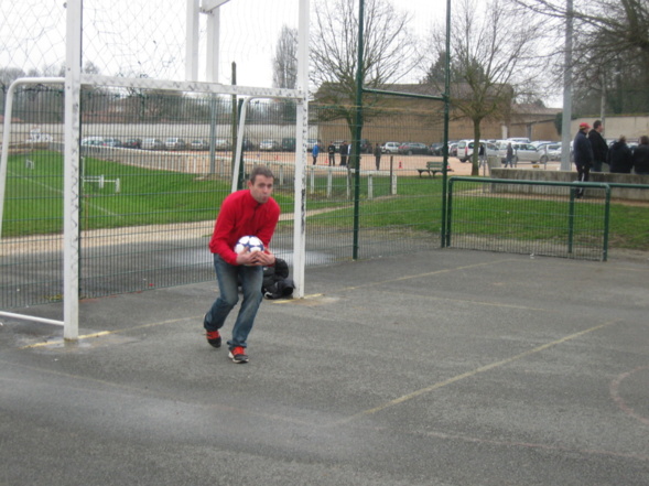 Evidemment , il ne peut pas s'en empêcher entre deux parties !!! Evidemment , il ne peut pas s'en empêcher entre deux parties !!!