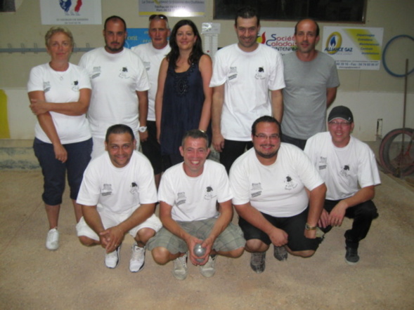 Juste avant les triplettes, les farinois étaient sereins et décontractés Juste avant les triplettes, les farinois étaient sereins et décontractés