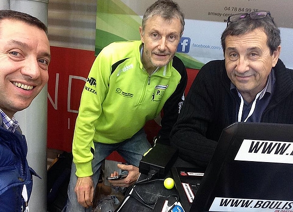 A gauche, le fondateur Lionel ZANET, au centre Gilles BERTOLO ( l un des commentateurs de la web télé et agitateur d’actualités) et à droite pierre FIEUX, l encyclopédie vivante de la pétanque sur BOULISTENAUTE. A gauche, le fondateur Lionel ZANET, au centre Gilles BERTOLO ( l un des commentateurs de la web télé et agitateur d’actualités) et à droite pierre FIEUX, l encyclopédie vivante de la pétanque sur BOULISTENAUTE.