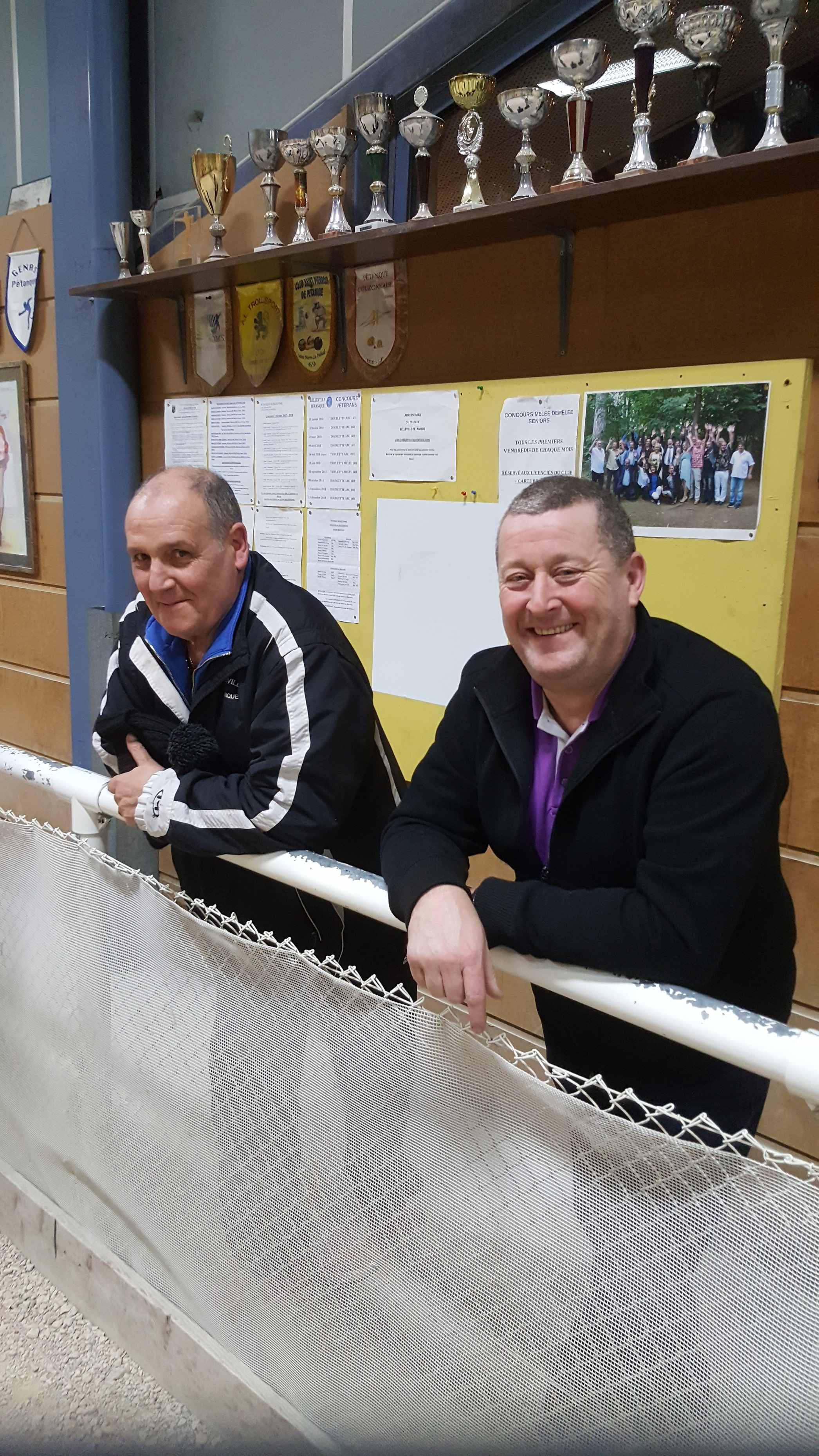 Jean Pierre LADARRE , le bombardier de BELLEVILLE, n'a pu se qualifier et Thierry LEBRETON, président de BELLEVILLE,qui ne dit pas dix conneries en même temps mais les unes à la suite des autres Jean Pierre LADARRE , le bombardier de BELLEVILLE, n'a pu se qualifier et Thierry LEBRETON, président de BELLEVILLE,qui ne dit pas dix conneries en même temps mais les unes à la suite des autres