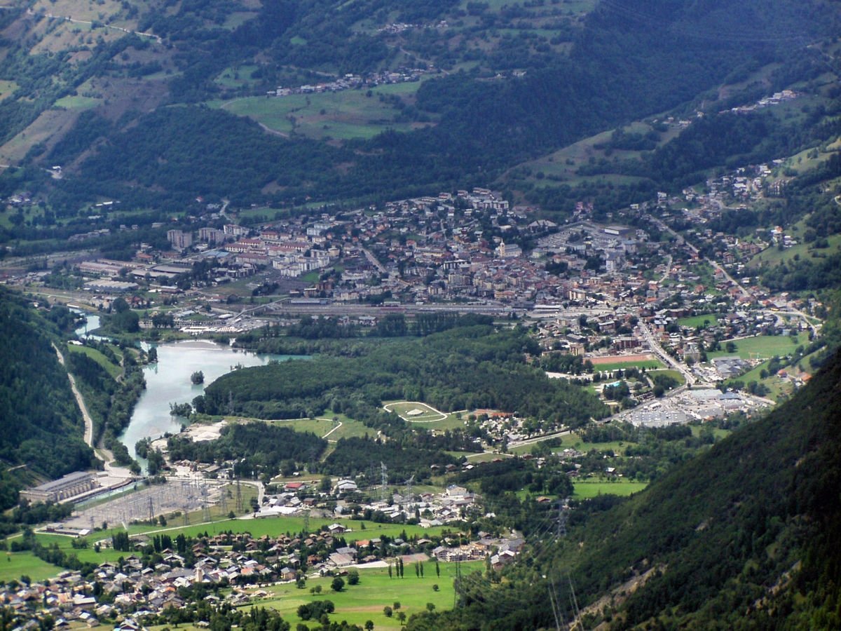 BOURG SAINT MAURICE vu du ciel. BOURG SAINT MAURICE vu du ciel.