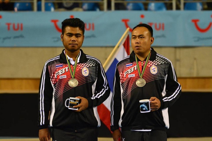La pétanque en THAILANDE. La pétanque en THAILANDE.