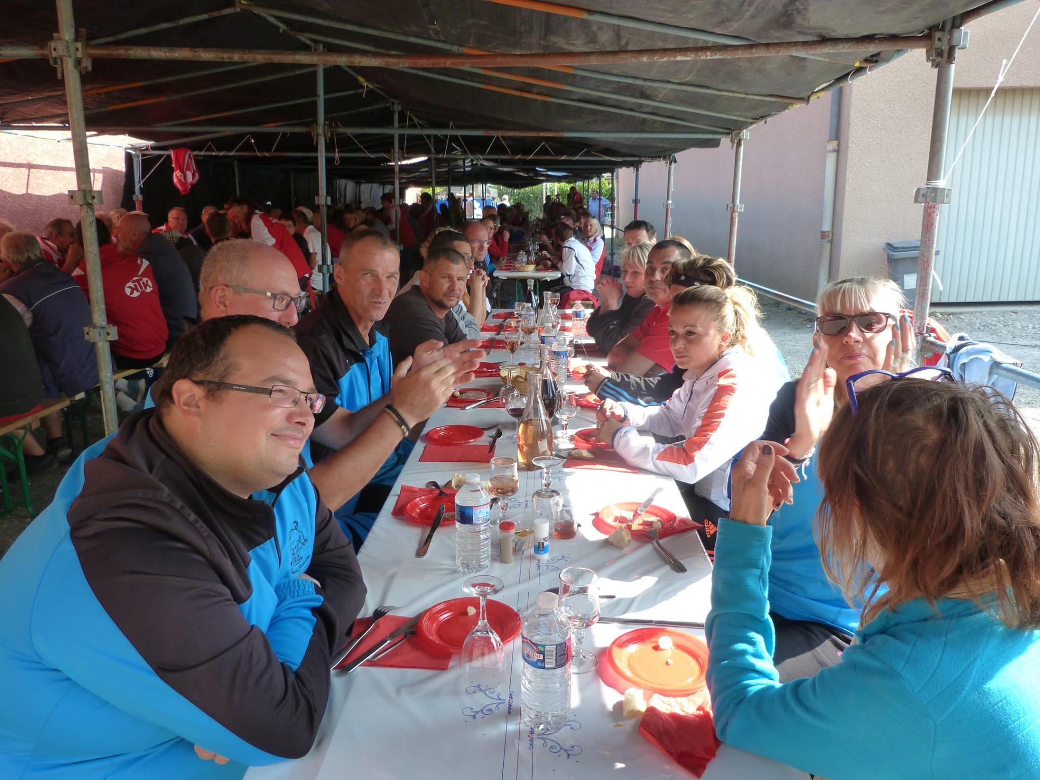 Mathieu TREUVEY et la coco étaient également présents avec un joueur hors club. Mathieu TREUVEY et la coco étaient également présents avec un joueur hors club.
