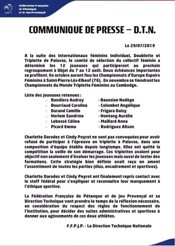 Crépage de chignon chez les féminines du groupe France