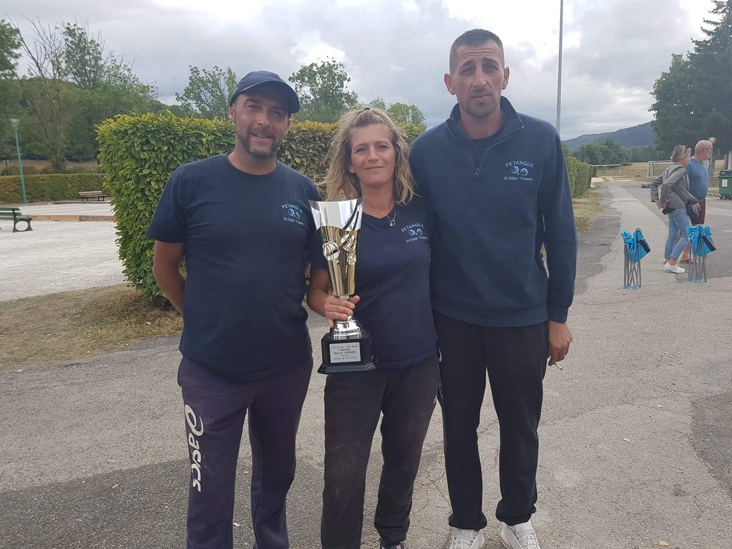 les vainqueurs : Elodie LALLEMANT, Fabien FORCHI et Christian PACCAUD de THOISSEY.