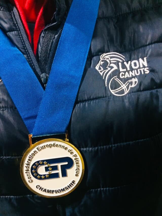 cliquez sur la photo et vivez les premières secondes de joie des lyonnais