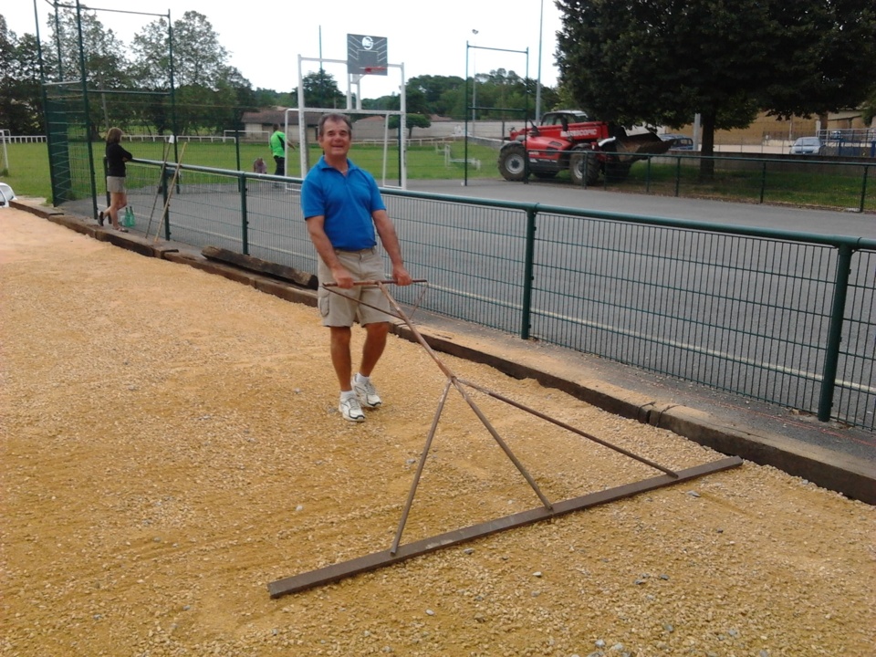 Le président montre l'exemple avec le sourire Le président montre l'exemple avec le sourire