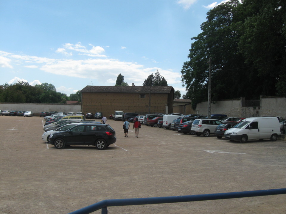Un parking tracé sur mesure ou personne ne s'est perdu !!!!!