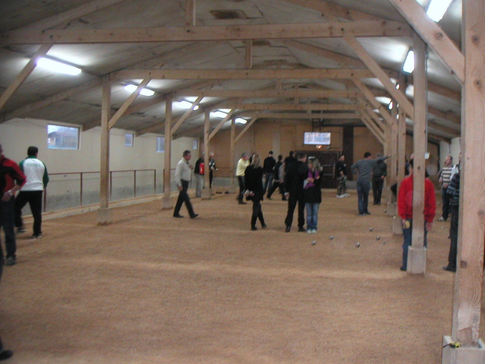 Il ne fallait pas plus de monde, tous les jeux sont occupés. Il ne fallait pas plus de monde, tous les jeux sont occupés.