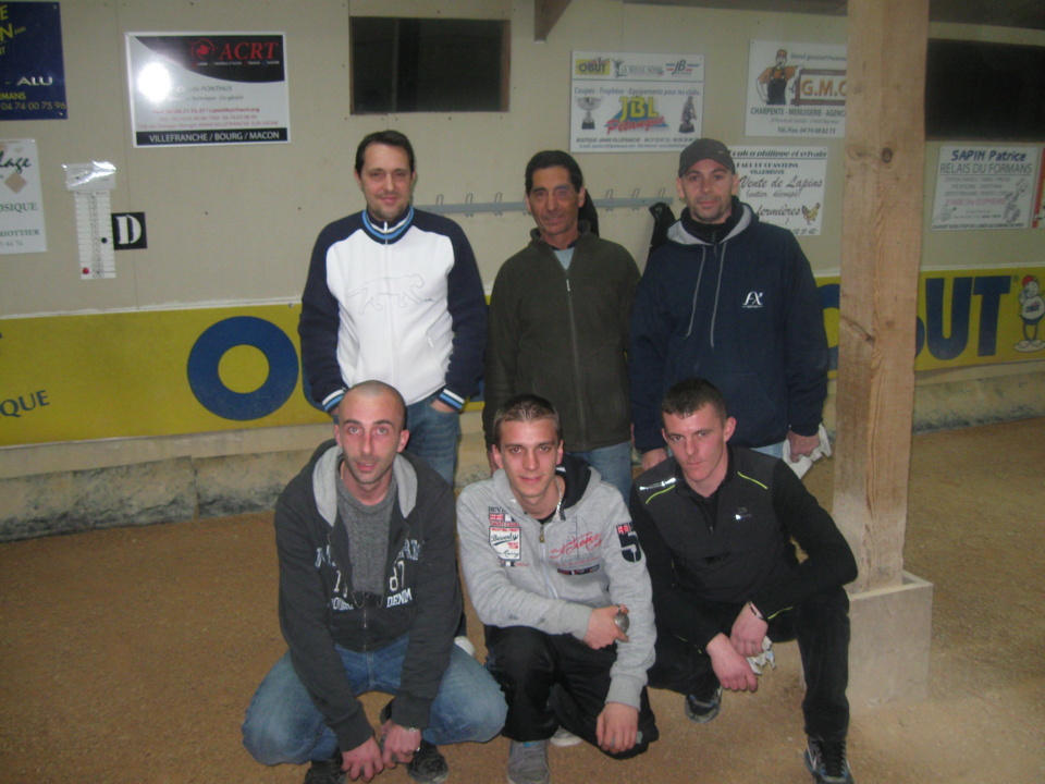 1ère 1/2 finale avec les futurs finalistes debout . 1ère 1/2 finale avec les futurs finalistes debout .