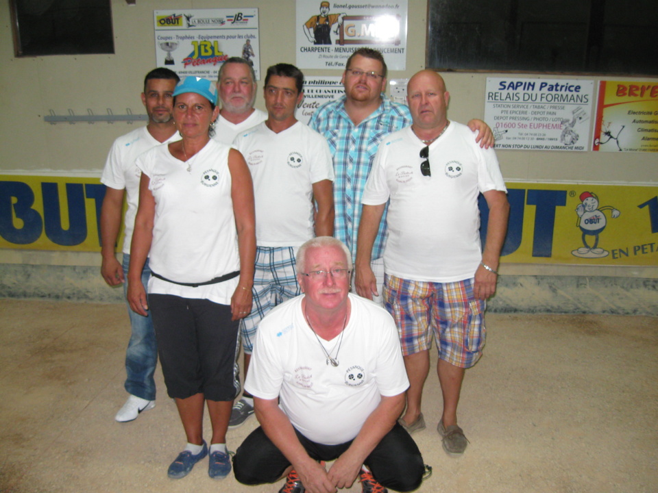 Le club de LA BURGIENNE et son président. Le club de LA BURGIENNE et son président.