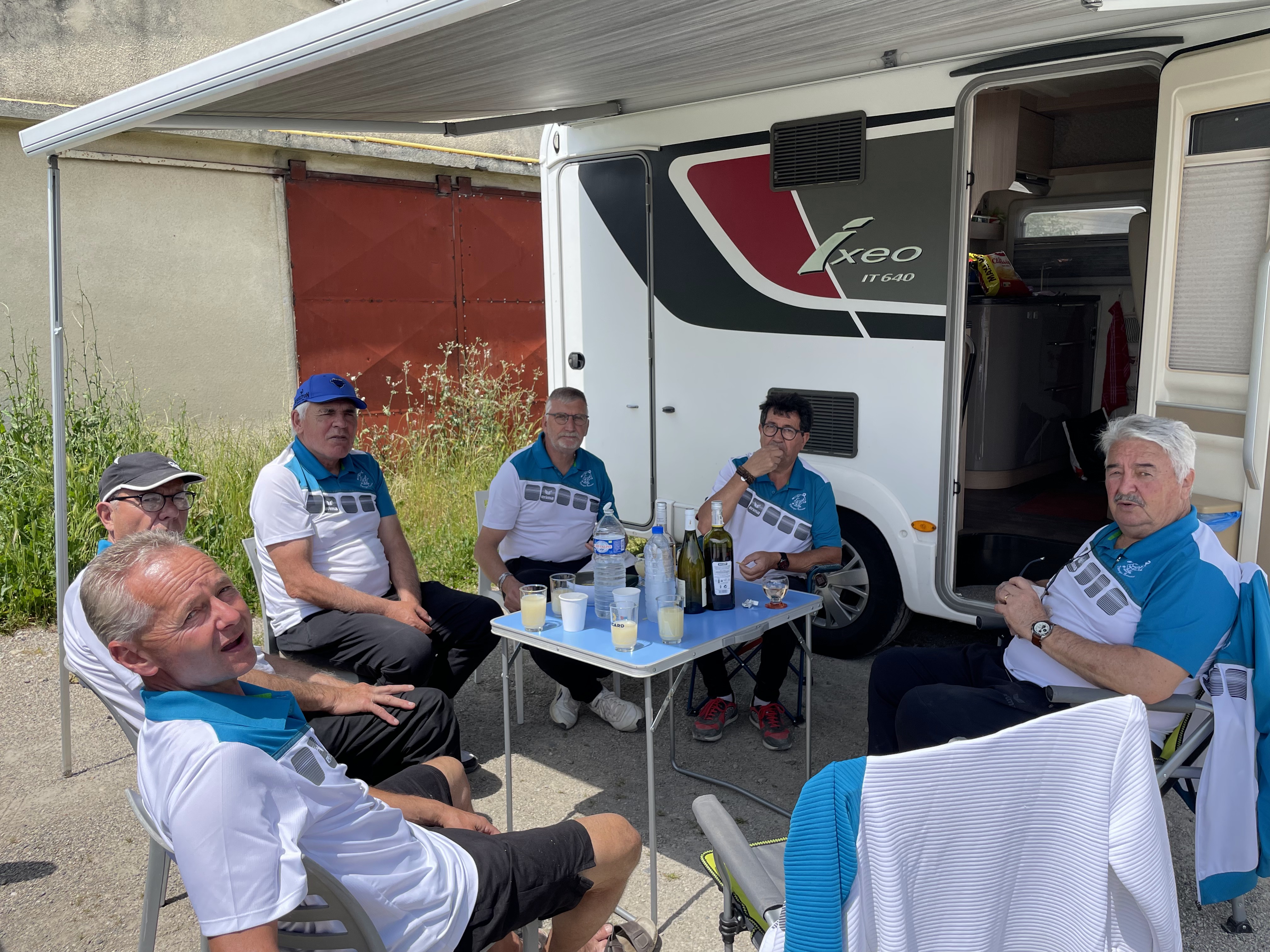 Les vétérans : une équipe au top de l'apéro... Les vétérans : une équipe au top de l'apéro...