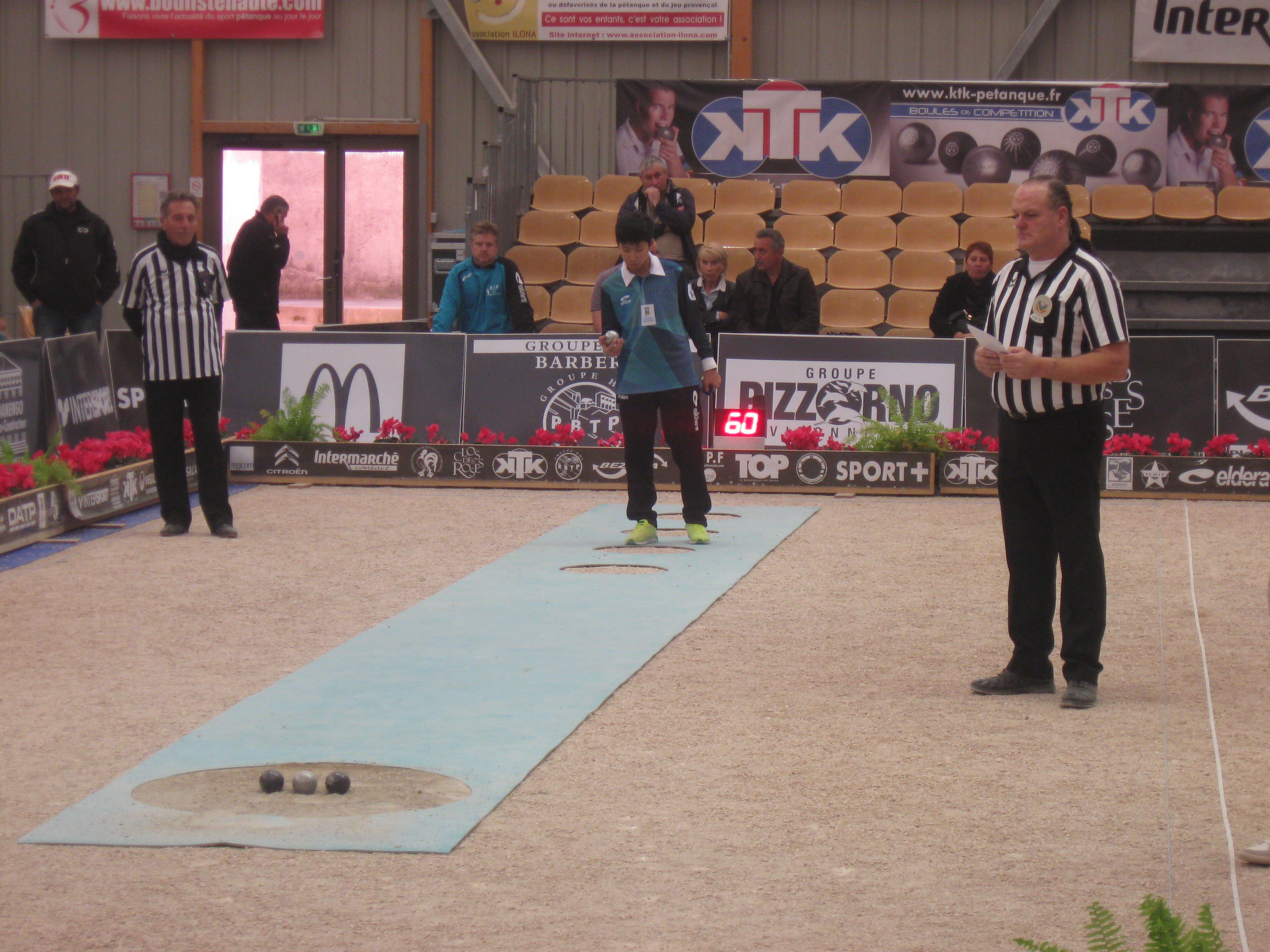 la thailandaise Natawan FUENGSANIT au tir de précision la thailandaise Natawan FUENGSANIT au tir de précision