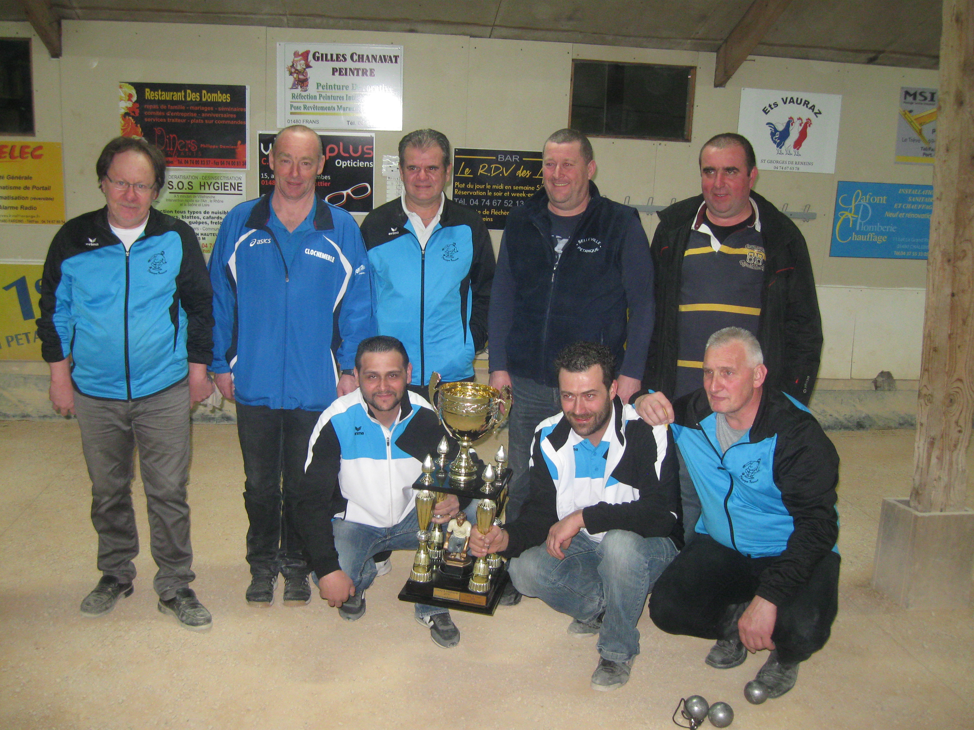 La remise du challenge avec les présidents de FAREINS, BELLEVILLE, CLOCHEMERLE et le vice président de DRACE