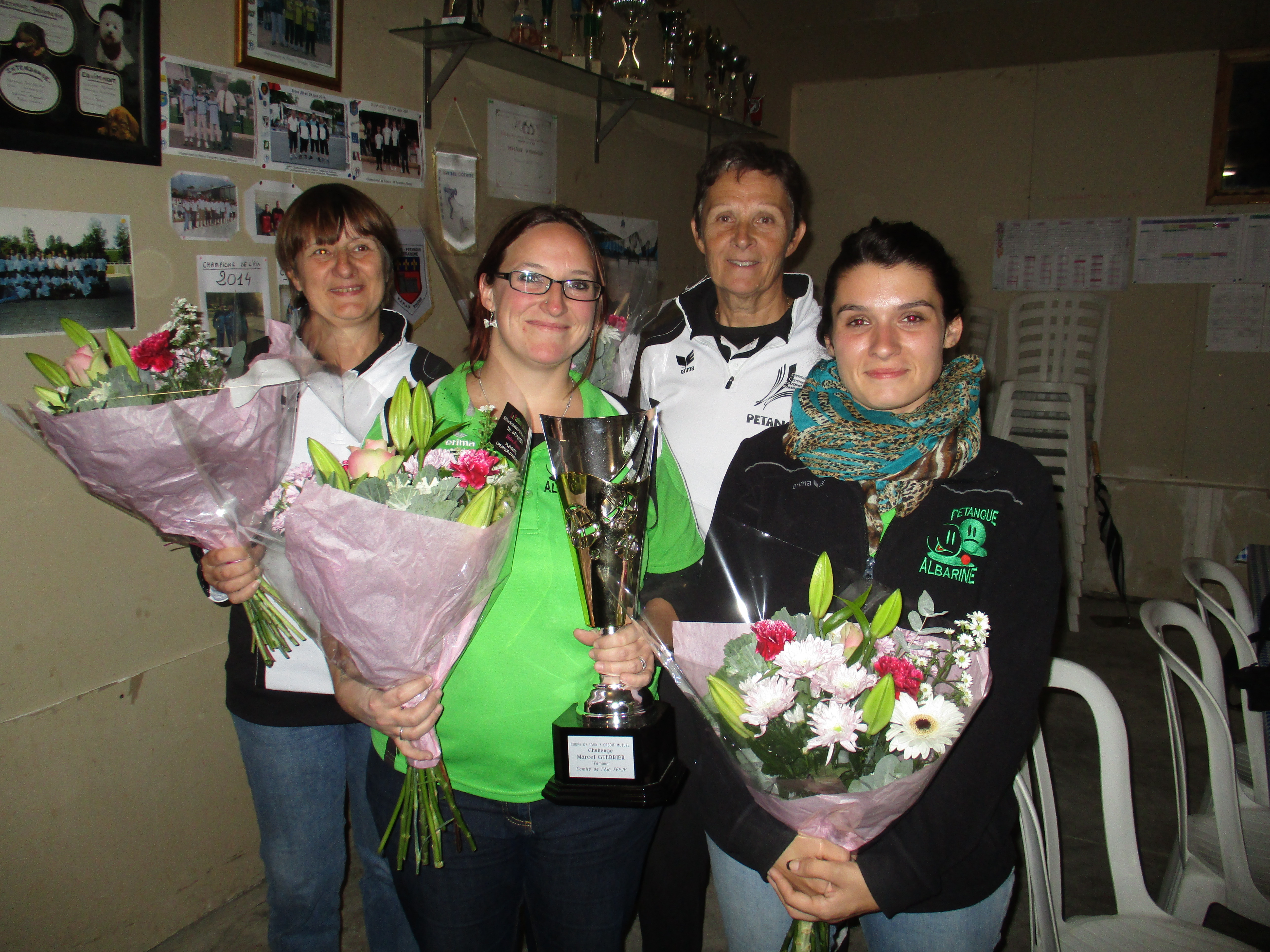 Au premier plan Emilie LAMBERT/Amandine GEOFFREY les 2 championnes . Derrière Josiane MUET / Catherine LAUGE les finalistes