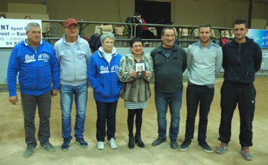 Les finalistes avec Brigitte, la fille de Fernand ALBARACINE Les finalistes avec Brigitte, la fille de Fernand ALBARACINE