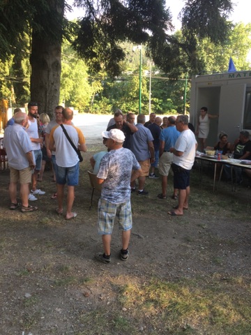 Les membres et amis présents Les membres et amis présents