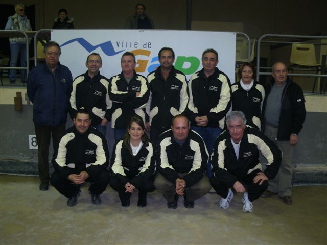 L'équipe du club avec Jean PROVENSAL,notre Président et Alain AUBERT, Membre du C-A du club